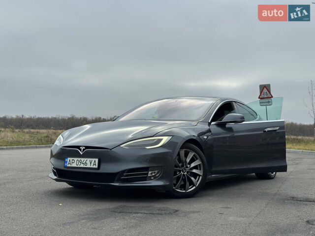 Серый Тесла Модель С, объемом двигателя 0 л и пробегом 68 тыс. км за 23999 $, фото 1 на Automoto.ua