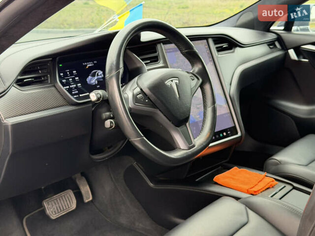 Серый Тесла Модель С, объемом двигателя 0 л и пробегом 68 тыс. км за 23999 $, фото 40 на Automoto.ua