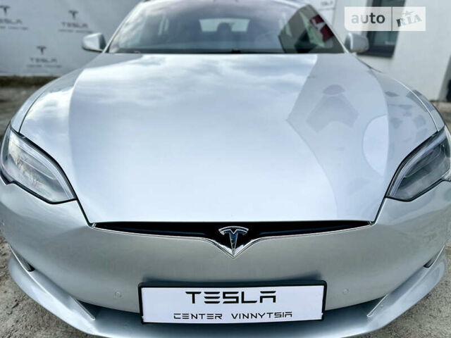 Серый Тесла Модель С, объемом двигателя 0 л и пробегом 126 тыс. км за 28500 $, фото 2 на Automoto.ua