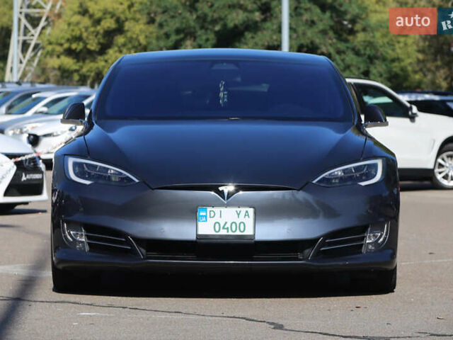 Серый Тесла Модель С, объемом двигателя 0 л и пробегом 98 тыс. км за 20000 $, фото 1 на Automoto.ua