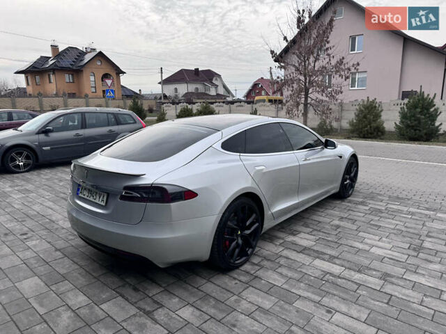 Серый Тесла Модель С, объемом двигателя 0 л и пробегом 111 тыс. км за 31000 $, фото 9 на Automoto.ua