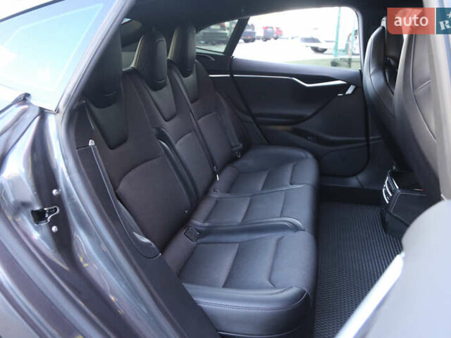 Серый Тесла Модель С, объемом двигателя 0 л и пробегом 98 тыс. км за 20000 $, фото 8 на Automoto.ua