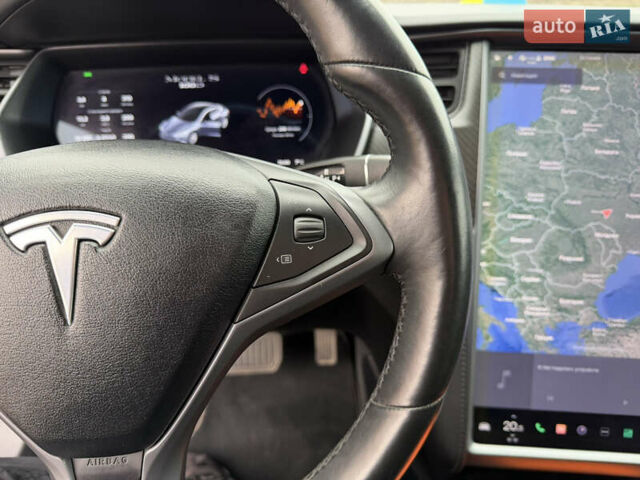 Серый Тесла Модель С, объемом двигателя 0 л и пробегом 68 тыс. км за 23999 $, фото 44 на Automoto.ua