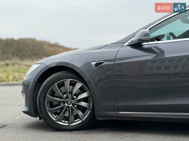 Серый Тесла Модель С, объемом двигателя 0 л и пробегом 68 тыс. км за 23999 $, фото 15 на Automoto.ua