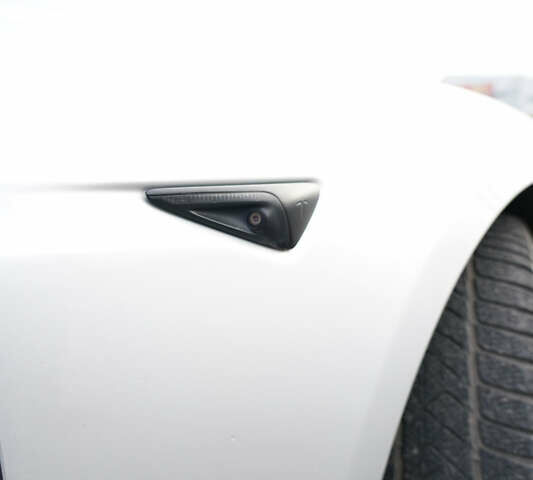 Серый Тесла Модель С, объемом двигателя 0 л и пробегом 125 тыс. км за 17500 $, фото 12 на Automoto.ua