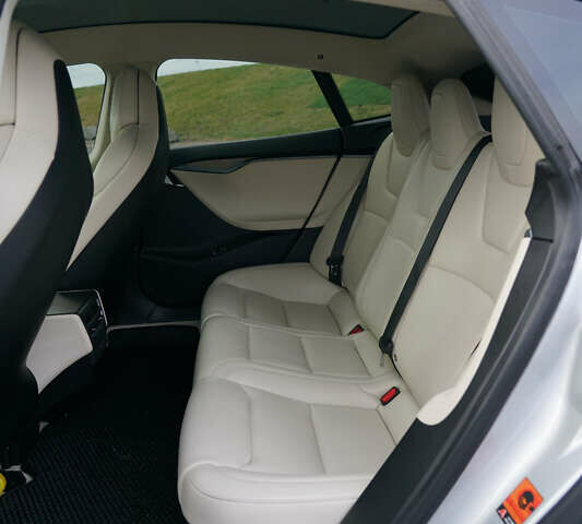 Серый Тесла Модель С, объемом двигателя 0 л и пробегом 125 тыс. км за 17500 $, фото 45 на Automoto.ua