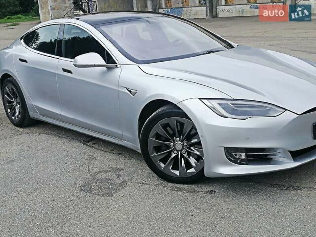 Тесла Модель С 2018 у Івано-Франківську на Automoto.ua Сірий Тесла Модель С, об'ємом двигуна 0 л та пробігом 75 тис. км за 34950 $, фото 13 на Automoto.ua