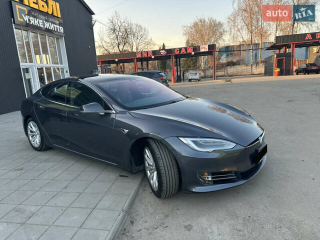 Серый Тесла Модель С, объемом двигателя 0 л и пробегом 89 тыс. км за 20999 $, фото 20 на Automoto.ua