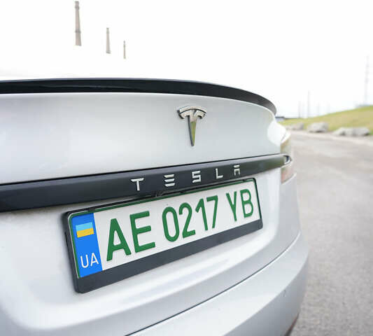 Серый Тесла Модель С, объемом двигателя 0 л и пробегом 125 тыс. км за 17500 $, фото 17 на Automoto.ua