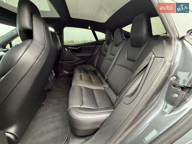 Серый Тесла Модель С, объемом двигателя 0 л и пробегом 68 тыс. км за 23999 $, фото 67 на Automoto.ua