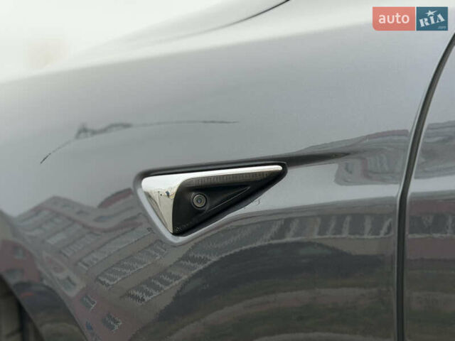 Серый Тесла Модель С, объемом двигателя 0 л и пробегом 68 тыс. км за 23999 $, фото 28 на Automoto.ua