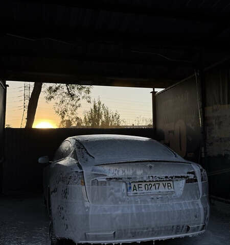 Серый Тесла Модель С, объемом двигателя 0 л и пробегом 125 тыс. км за 17500 $, фото 35 на Automoto.ua