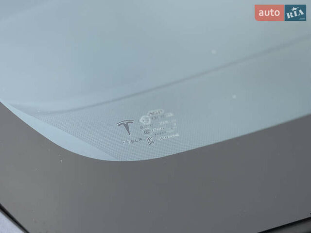 Серый Тесла Модель С, объемом двигателя 0 л и пробегом 68 тыс. км за 23999 $, фото 24 на Automoto.ua