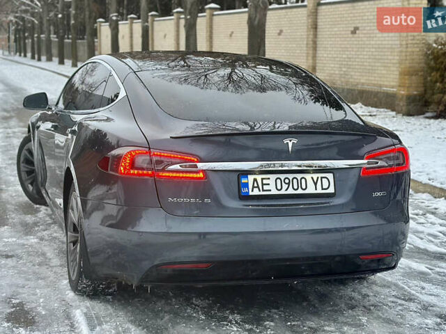 Сірий Тесла Модель С, об'ємом двигуна 0 л та пробігом 124 тис. км за 24900 $, фото 7 на Automoto.ua