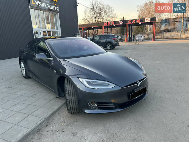 Серый Тесла Модель С, объемом двигателя 0 л и пробегом 89 тыс. км за 20999 $, фото 22 на Automoto.ua