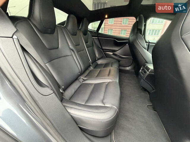 Серый Тесла Модель С, объемом двигателя 0 л и пробегом 68 тыс. км за 23999 $, фото 68 на Automoto.ua