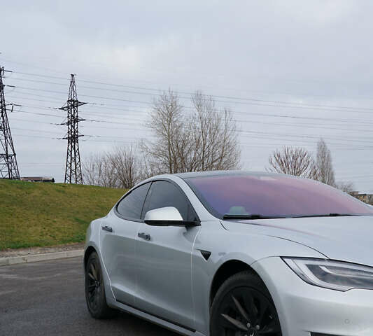Серый Тесла Модель С, объемом двигателя 0 л и пробегом 125 тыс. км за 17500 $, фото 4 на Automoto.ua
