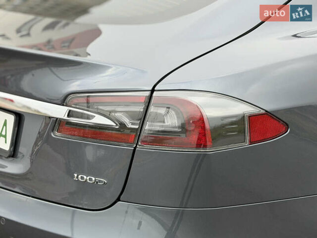 Серый Тесла Модель С, объемом двигателя 0 л и пробегом 68 тыс. км за 23999 $, фото 17 на Automoto.ua