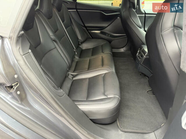 Серый Тесла Модель С, объемом двигателя 0 л и пробегом 68 тыс. км за 23999 $, фото 80 на Automoto.ua