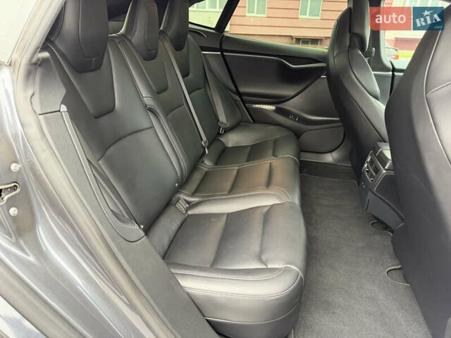 Серый Тесла Модель С, объемом двигателя 0 л и пробегом 68 тыс. км за 23999 $, фото 62 на Automoto.ua