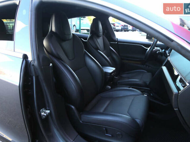 Серый Тесла Модель С, объемом двигателя 0 л и пробегом 98 тыс. км за 20000 $, фото 9 на Automoto.ua