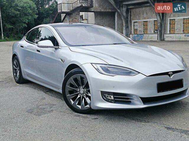 Тесла Модель С 2018 у Івано-Франківську на Automoto.ua Сірий Тесла Модель С, об'ємом двигуна 0 л та пробігом 75 тис. км за 34950 $, фото 5 на Automoto.ua