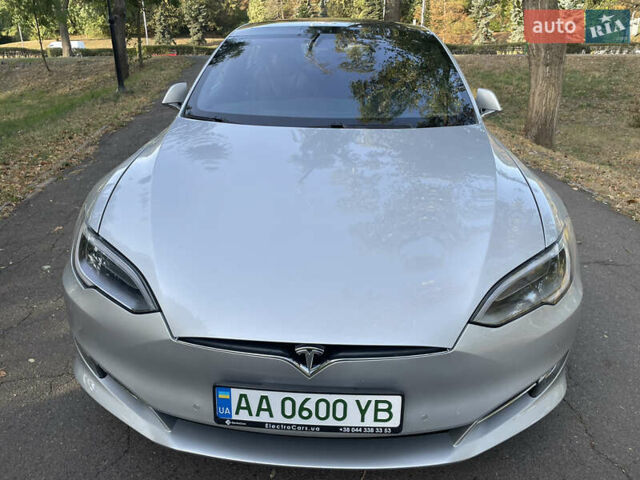 Серый Тесла Модель С, объемом двигателя 0 л и пробегом 112 тыс. км за 24000 $, фото 7 на Automoto.ua