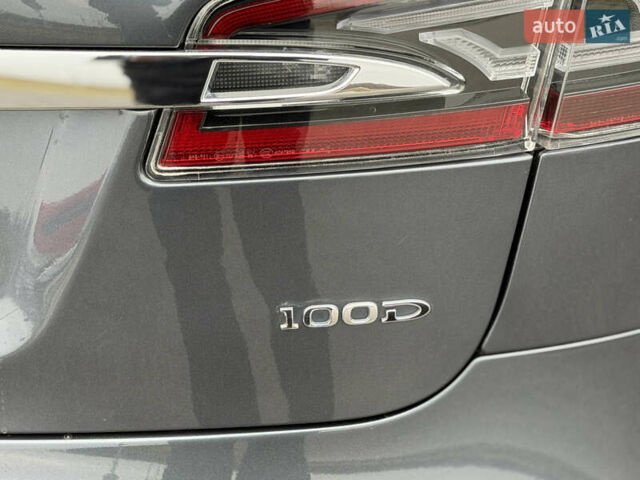 Серый Тесла Модель С, объемом двигателя 0 л и пробегом 68 тыс. км за 23999 $, фото 90 на Automoto.ua