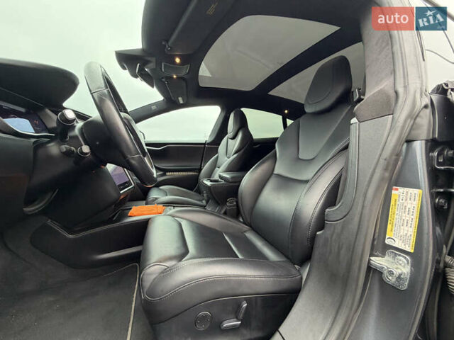 Серый Тесла Модель С, объемом двигателя 0 л и пробегом 68 тыс. км за 23999 $, фото 39 на Automoto.ua