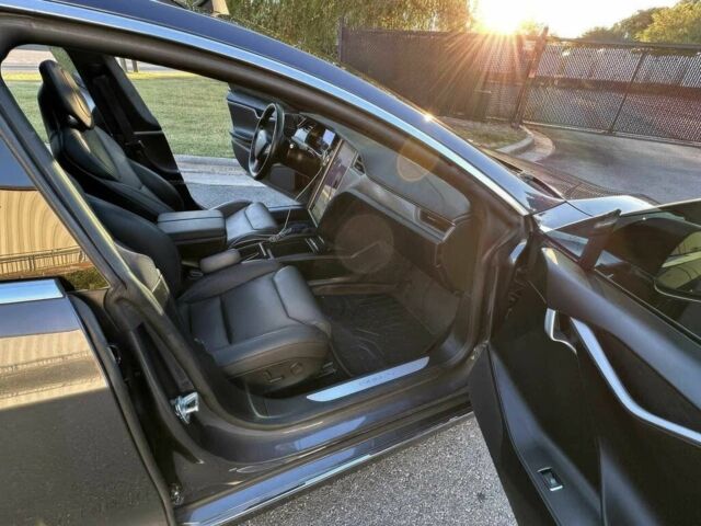 Сірий Тесла Модель С, об'ємом двигуна 0 л та пробігом 33 тис. км за 18000 $, фото 8 на Automoto.ua