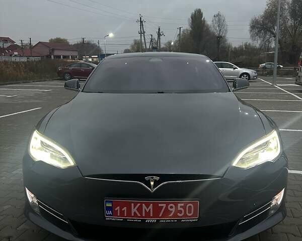 Серый Тесла Модель С, объемом двигателя 0 л и пробегом 182 тыс. км за 24900 $, фото 6 на Automoto.ua