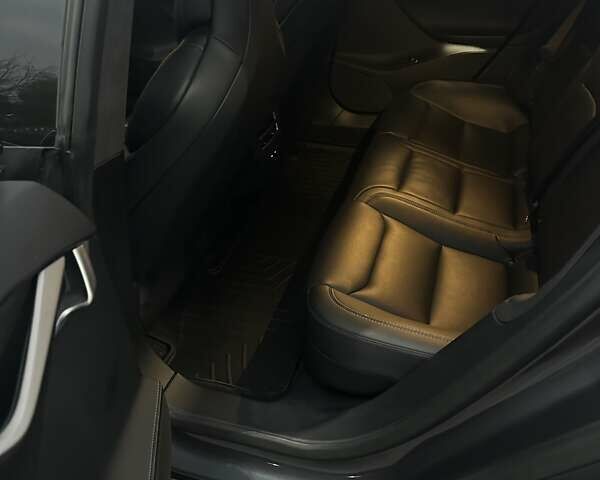 Серый Тесла Модель С, объемом двигателя 0 л и пробегом 182 тыс. км за 24900 $, фото 32 на Automoto.ua