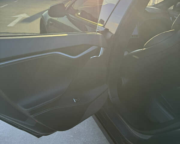 Сірий Тесла Модель С, об'ємом двигуна 0 л та пробігом 116 тис. км за 27500 $, фото 16 на Automoto.ua