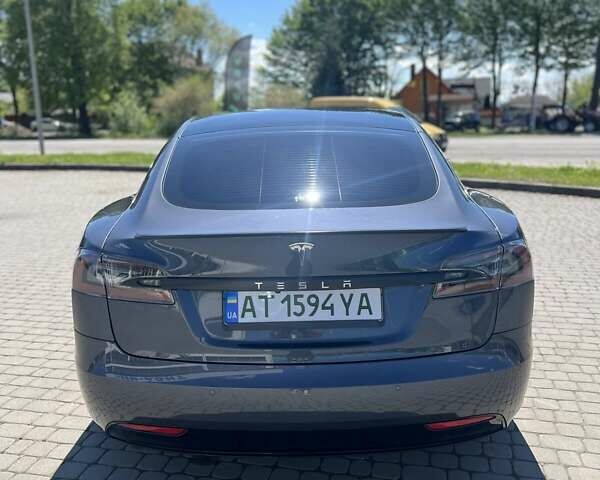 Серый Тесла Модель С, объемом двигателя 0 л и пробегом 40 тыс. км за 34000 $, фото 5 на Automoto.ua