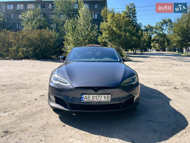 Серый Тесла Модель С, объемом двигателя 0 л и пробегом 98 тыс. км за 35000 $, фото 1 на Automoto.ua
