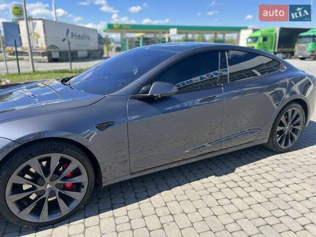 Серый Тесла Модель С, объемом двигателя 0 л и пробегом 40 тыс. км за 34000 $, фото 2 на Automoto.ua
