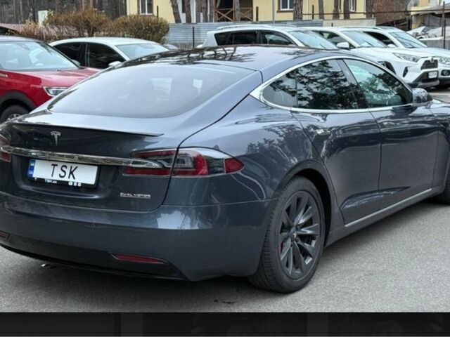Серый Тесла Модель С, объемом двигателя 0 л и пробегом 146 тыс. км за 29500 $, фото 3 на Automoto.ua
