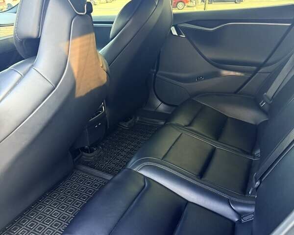 Серый Тесла Модель С, объемом двигателя 0 л и пробегом 220 тыс. км за 23999 $, фото 11 на Automoto.ua