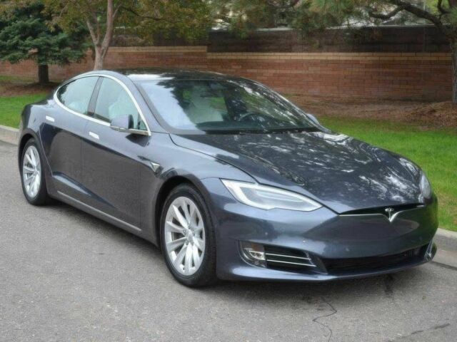 Сірий Тесла Модель С, об'ємом двигуна 0 л та пробігом 30 тис. км за 10300 $, фото 2 на Automoto.ua