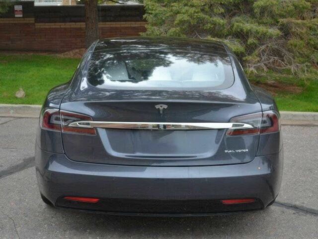 Сірий Тесла Модель С, об'ємом двигуна 0 л та пробігом 30 тис. км за 10300 $, фото 4 на Automoto.ua
