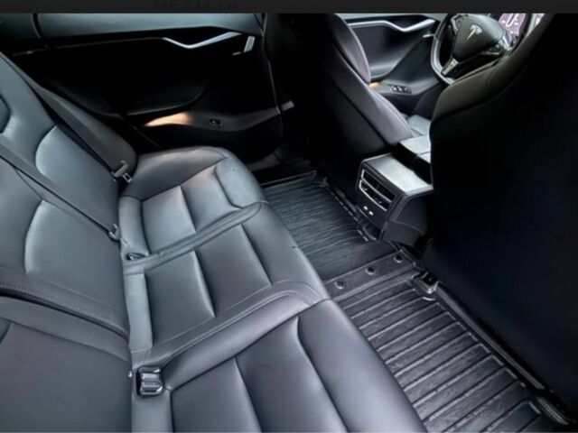 Серый Тесла Модель С, объемом двигателя 0 л и пробегом 146 тыс. км за 29500 $, фото 7 на Automoto.ua