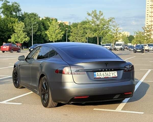 Серый Тесла Модель С, объемом двигателя 0 л и пробегом 220 тыс. км за 23999 $, фото 6 на Automoto.ua