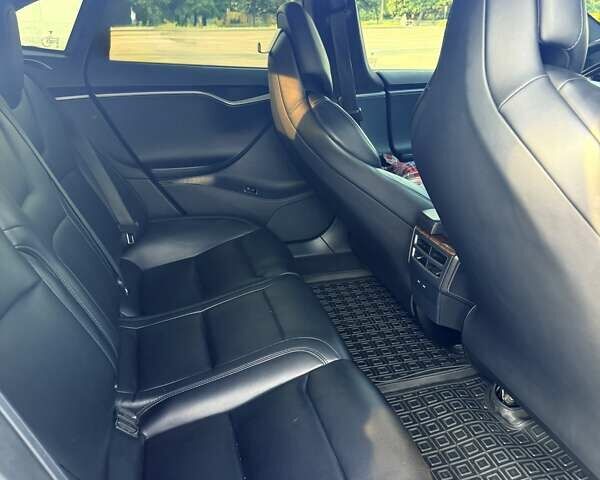 Серый Тесла Модель С, объемом двигателя 0 л и пробегом 220 тыс. км за 23999 $, фото 12 на Automoto.ua