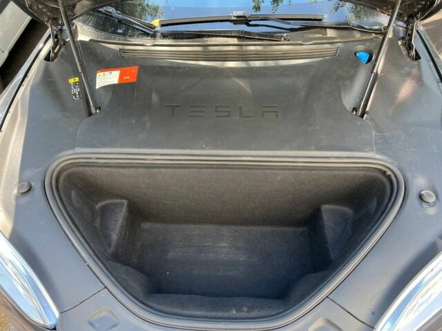 Серый Тесла Модель С, объемом двигателя 0 л и пробегом 146 тыс. км за 29500 $, фото 15 на Automoto.ua
