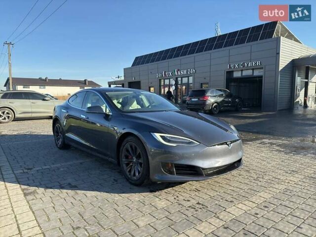 Серый Тесла Модель С, объемом двигателя 0 л и пробегом 122 тыс. км за 25300 $, фото 3 на Automoto.ua