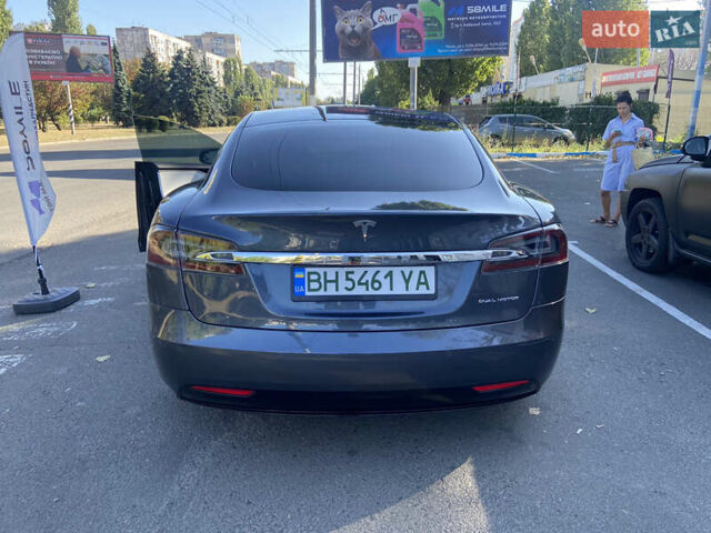 Серый Тесла Модель С, объемом двигателя 0 л и пробегом 68 тыс. км за 29900 $, фото 4 на Automoto.ua