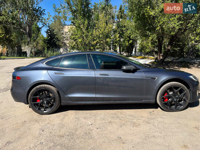 Серый Тесла Модель С, объемом двигателя 0 л и пробегом 98 тыс. км за 35000 $, фото 3 на Automoto.ua