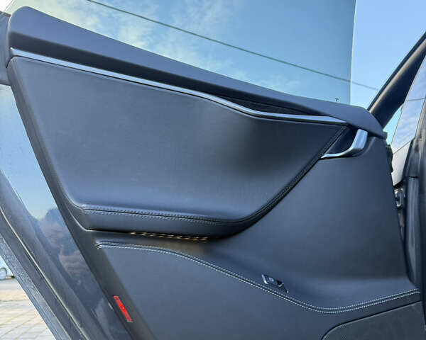 Сірий Тесла Модель С, об'ємом двигуна 0 л та пробігом 135 тис. км за 25500 $, фото 13 на Automoto.ua