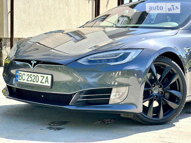 Серый Тесла Модель С, объемом двигателя 0 л и пробегом 76 тыс. км за 35300 $, фото 8 на Automoto.ua