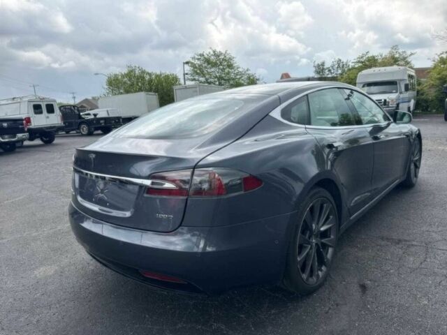 Серый Тесла Модель С, объемом двигателя 0 л и пробегом 44 тыс. км за 10600 $, фото 4 на Automoto.ua